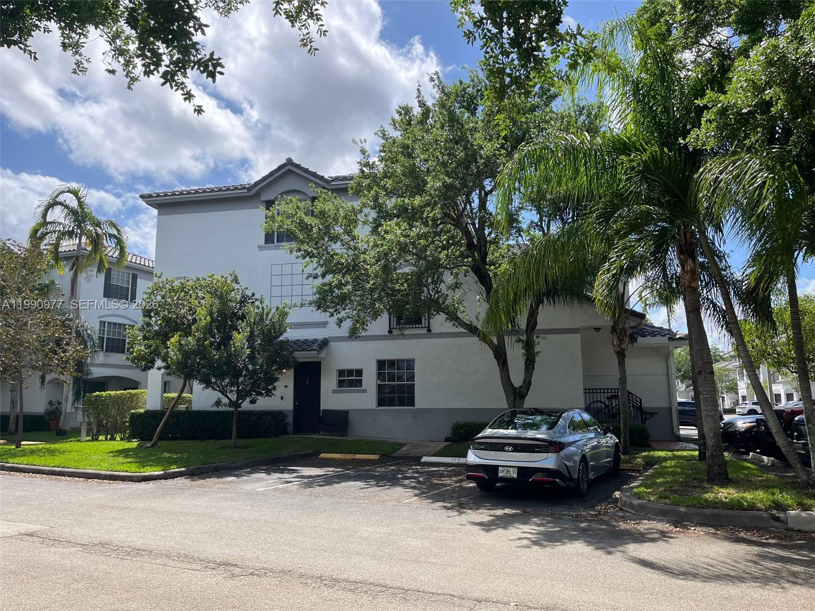 VILLAS DE TUSCANY CONDO - Residential Lease