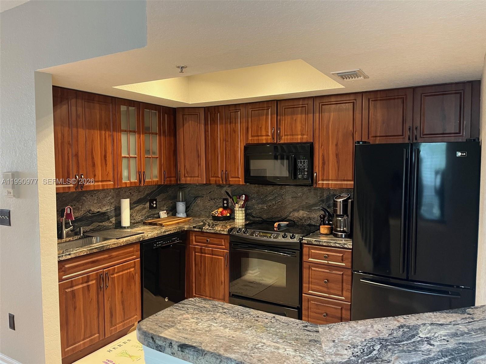 VILLAS DE TUSCANY CONDO - Residential Lease