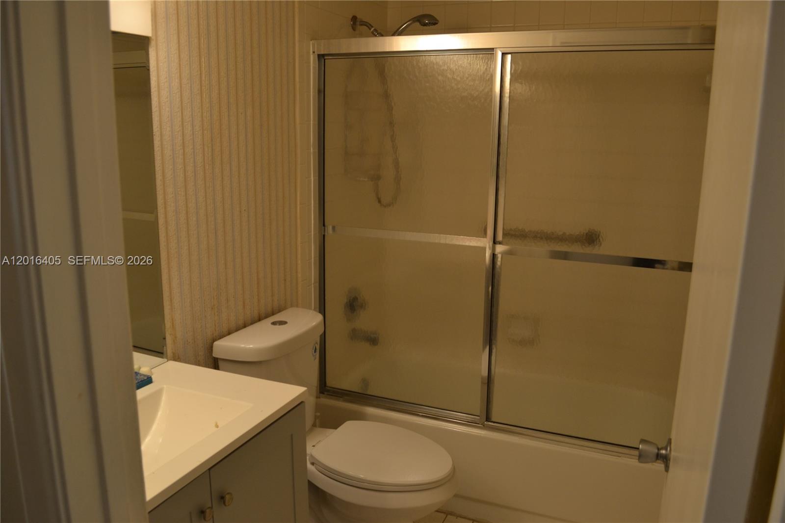 NEW HAMPTON AT CENTURY VI - Residential Lease