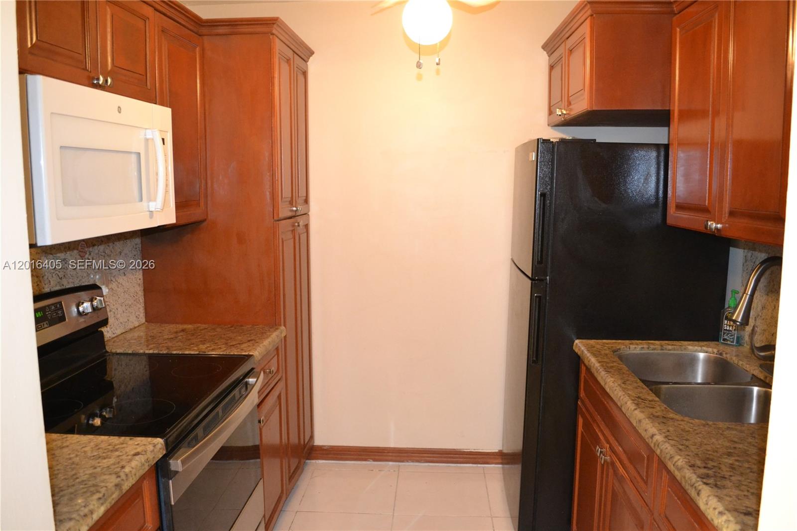 NEW HAMPTON AT CENTURY VI - Residential Lease