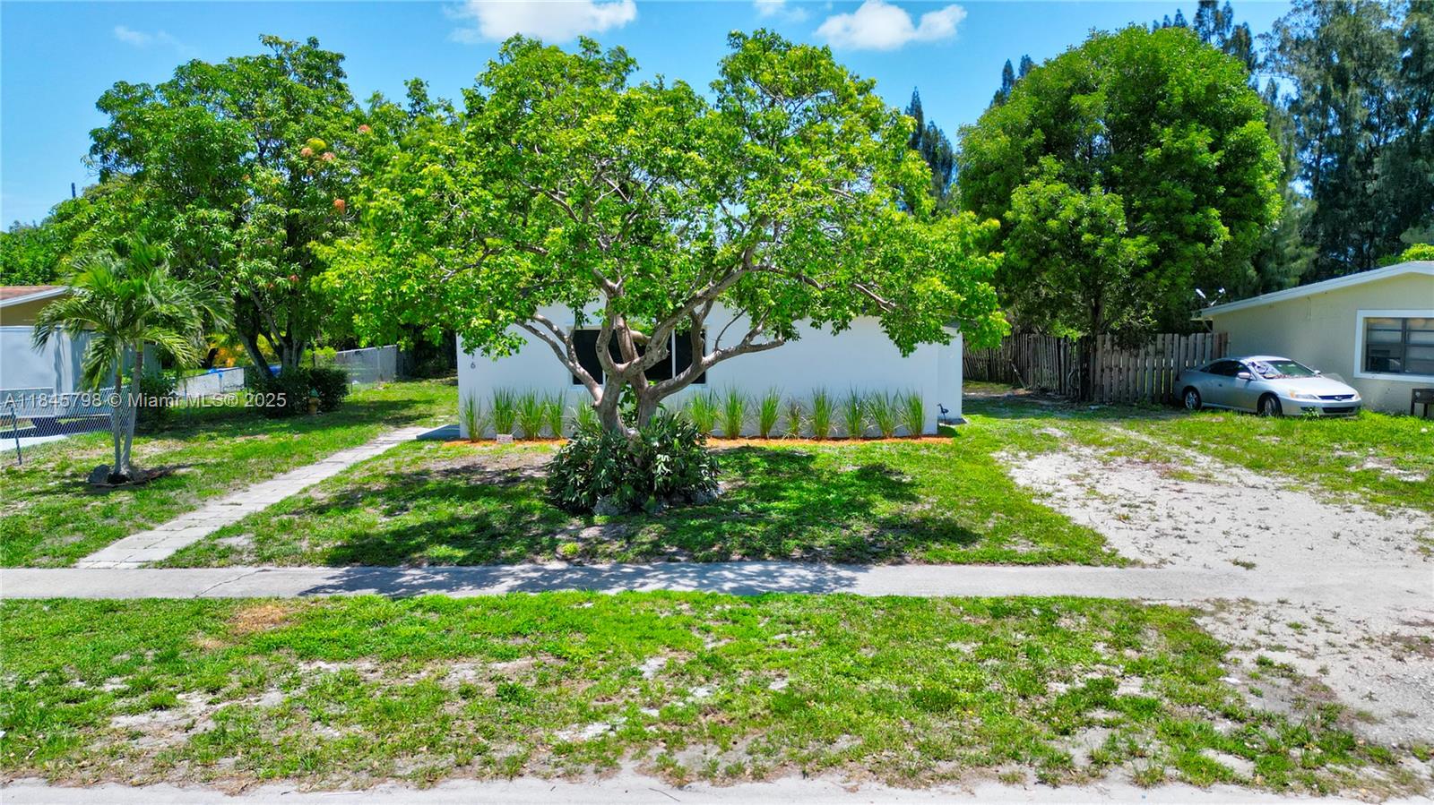 1516 NW 19th Ave, Fort Lauderdale, FL, 33311/$455,000 1 1516 NW 19th Ave