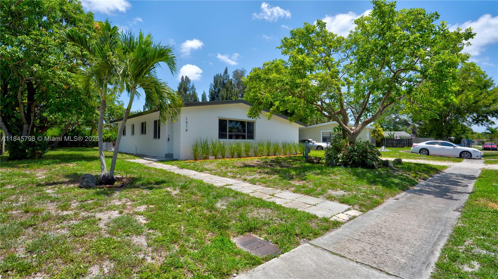 LAUDERDALE MANORS AMD PLA - Residential