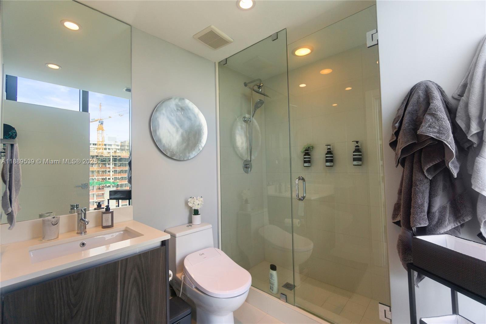 ONE PARAISO CONDO - Residential Lease