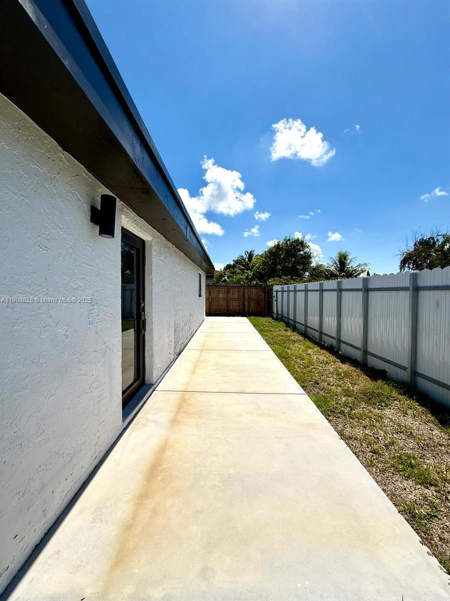 RICHLAND ESTATES - Residential Lease