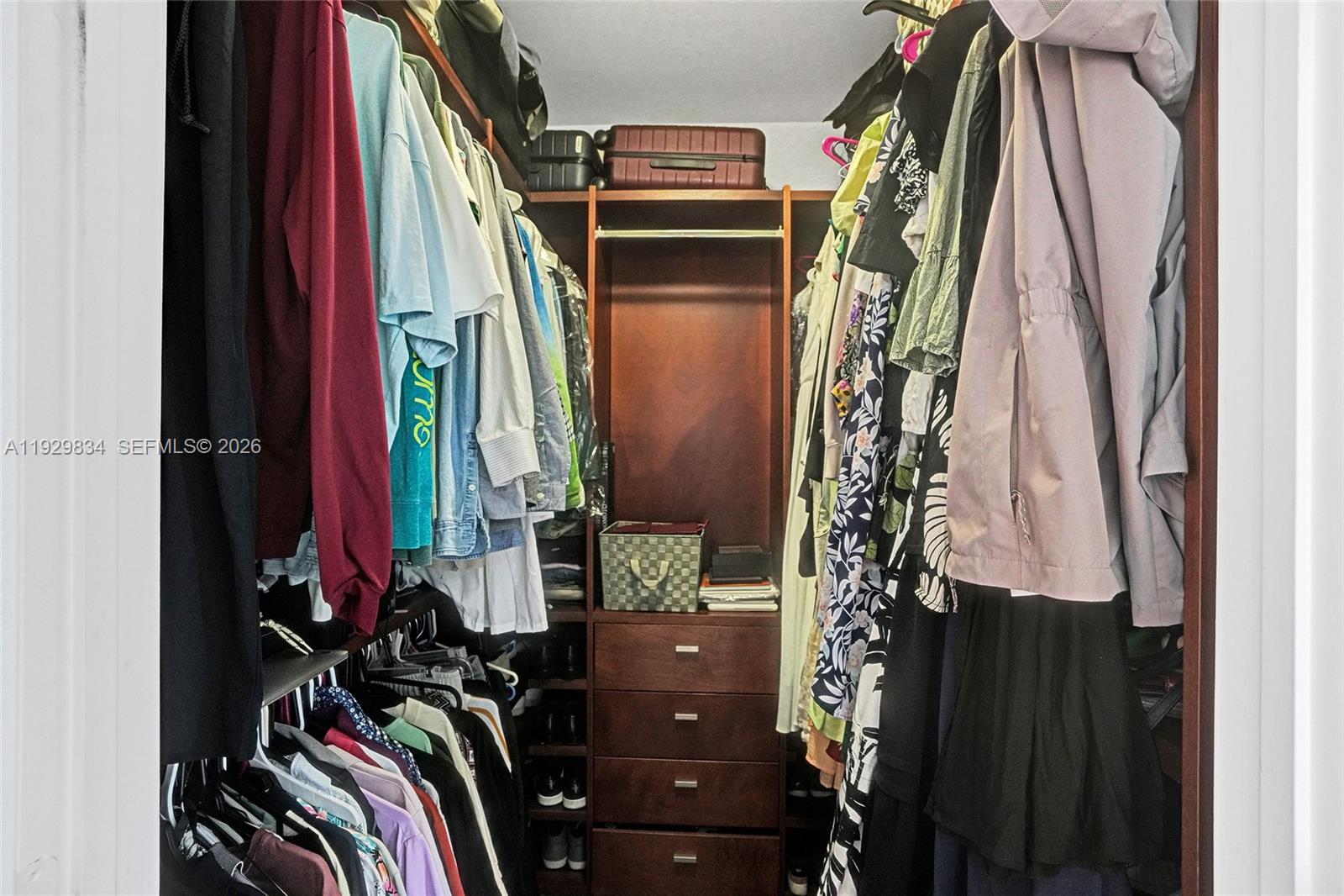 BLUE CONDO - Residential