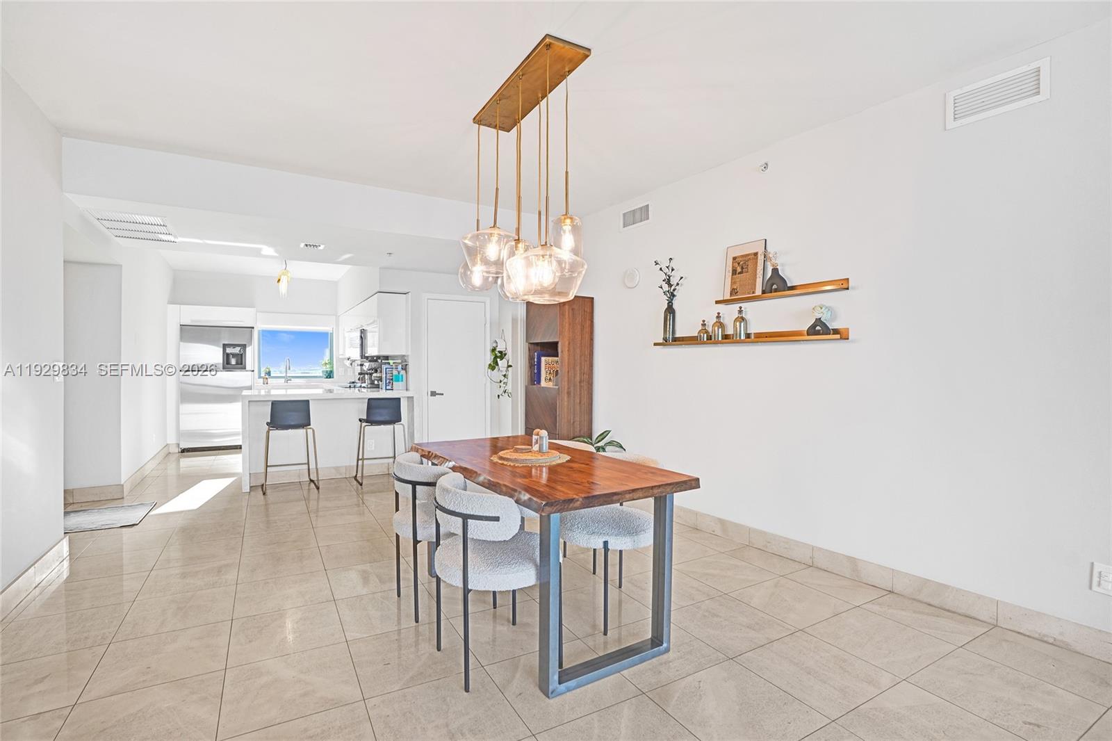 BLUE CONDO - Residential