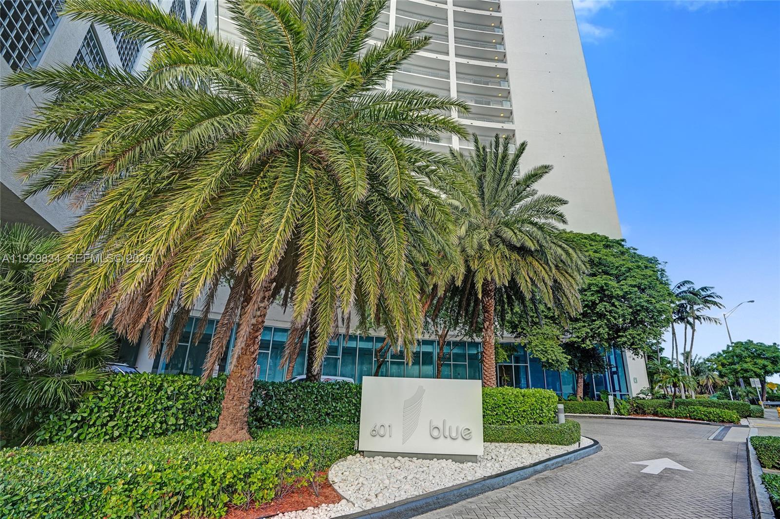 BLUE CONDO - Residential