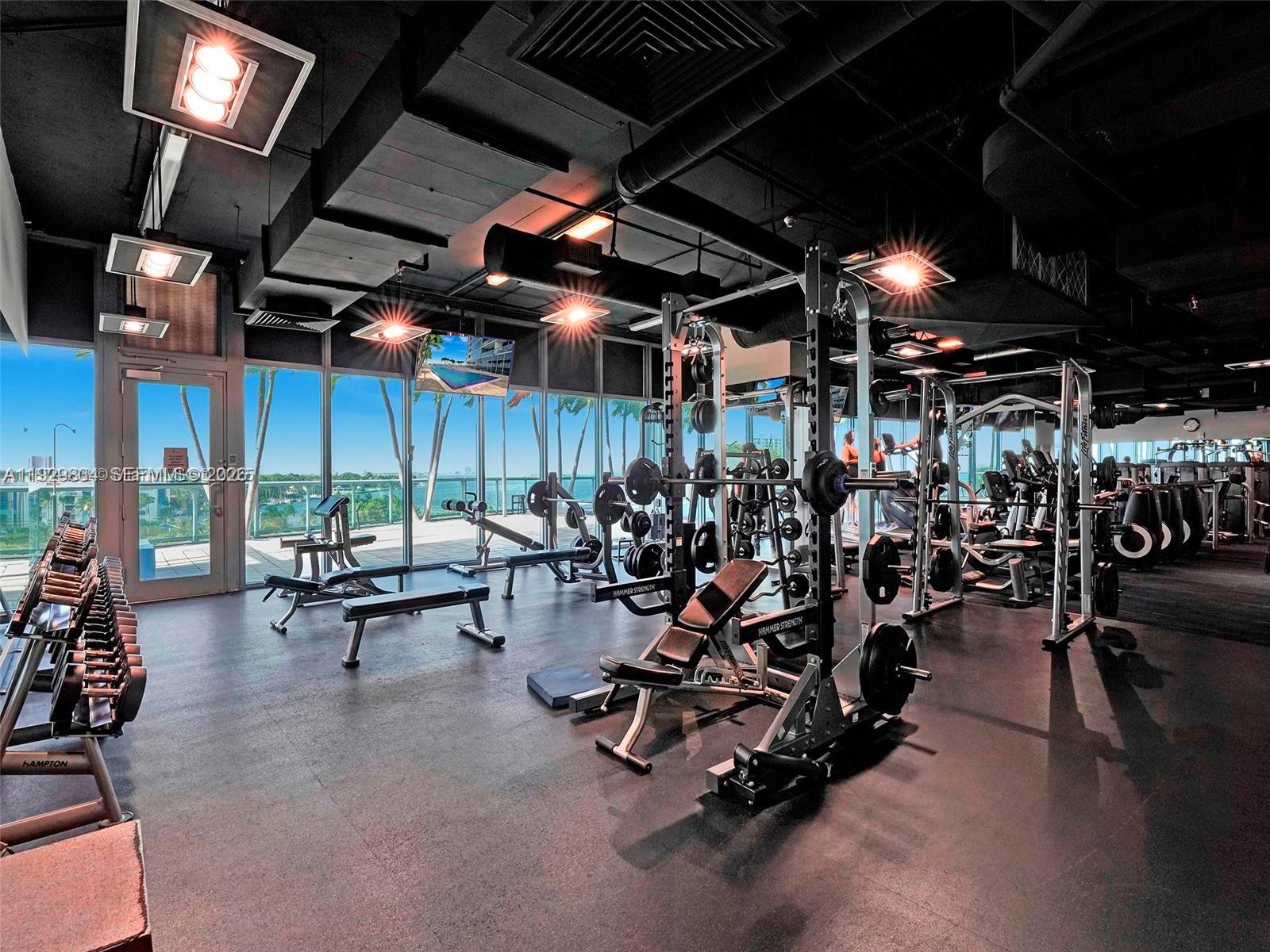 BLUE CONDO - Residential