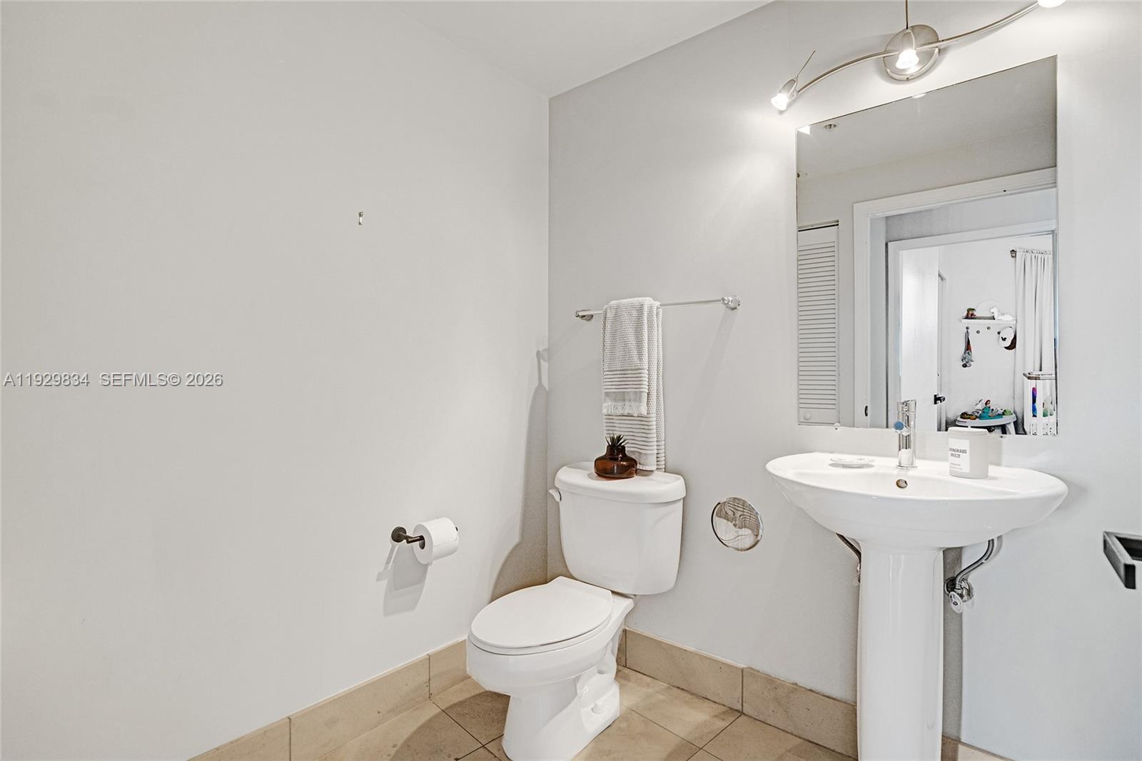 BLUE CONDO - Residential