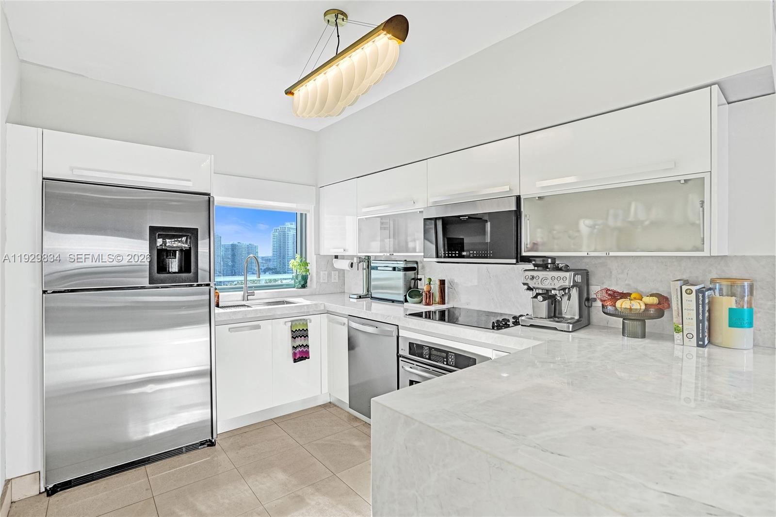 BLUE CONDO - Residential