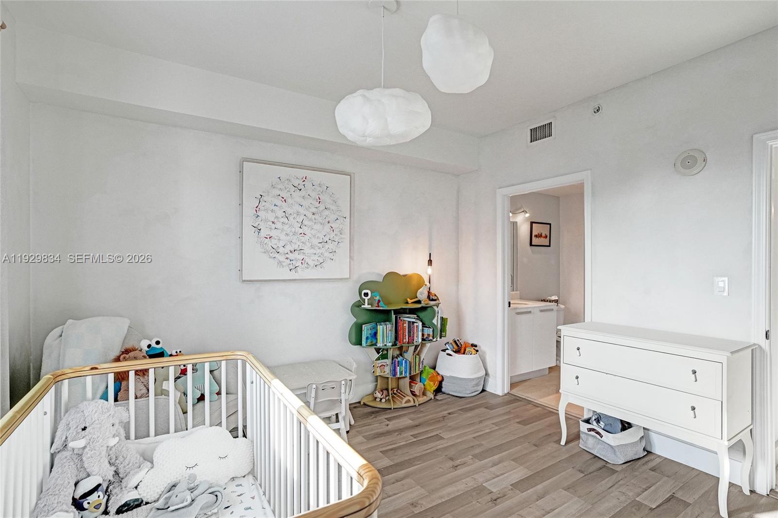 BLUE CONDO - Residential