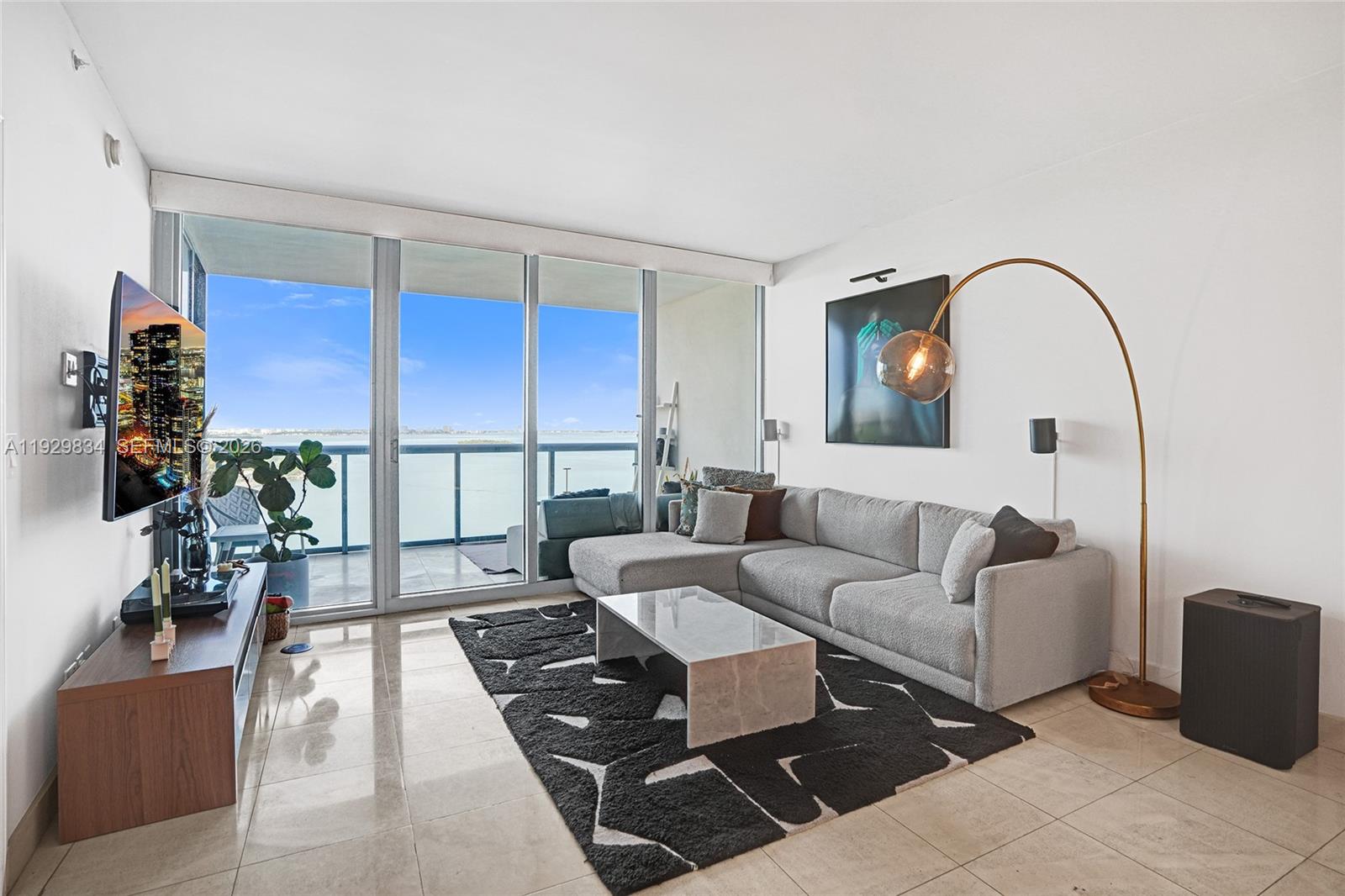 BLUE CONDO - Residential