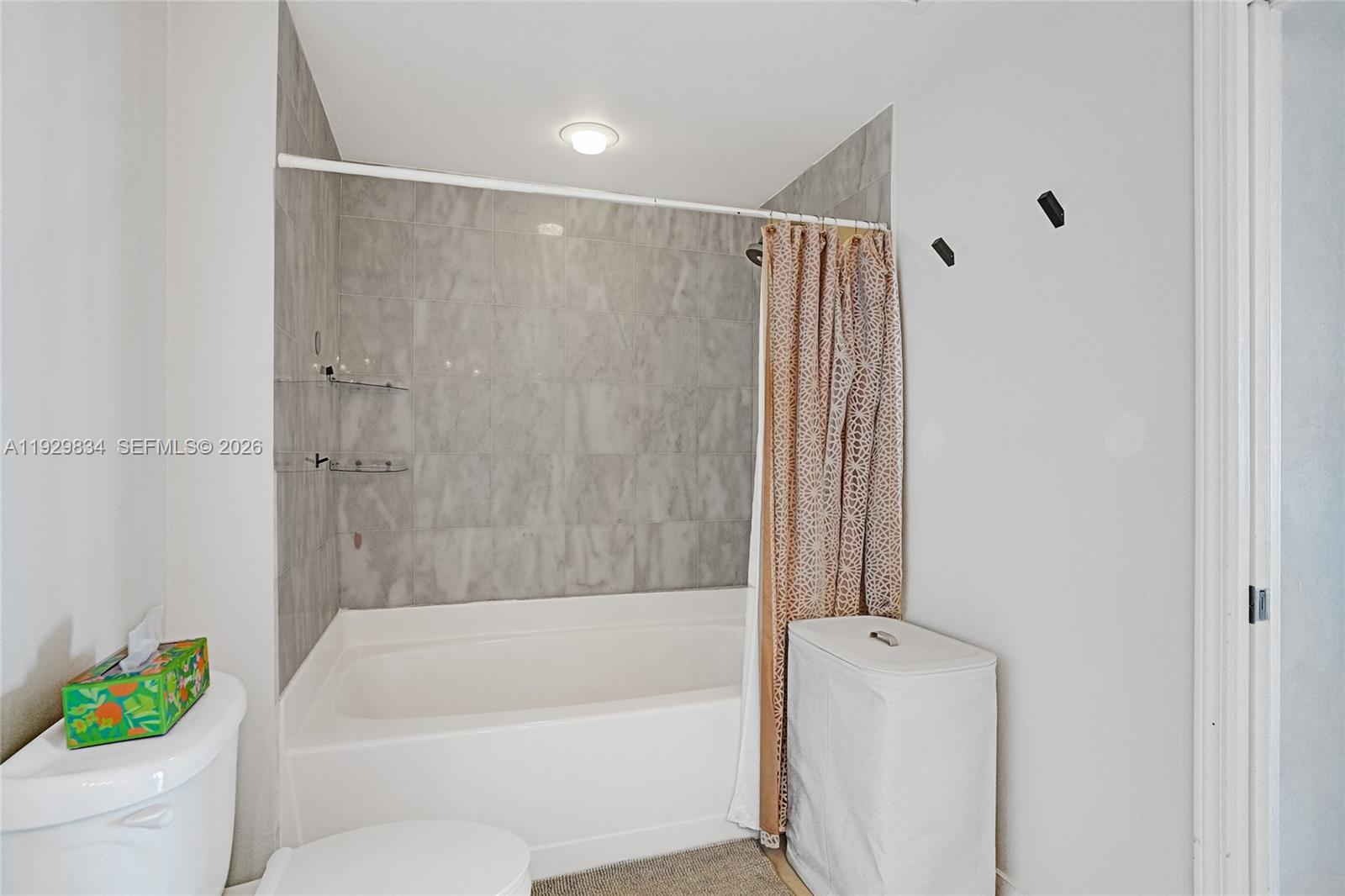 BLUE CONDO - Residential