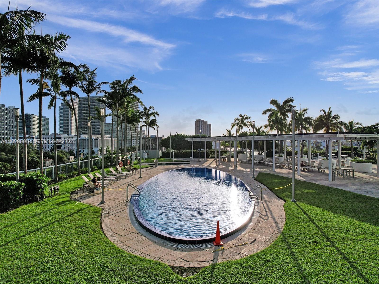 BLUE CONDO - Residential