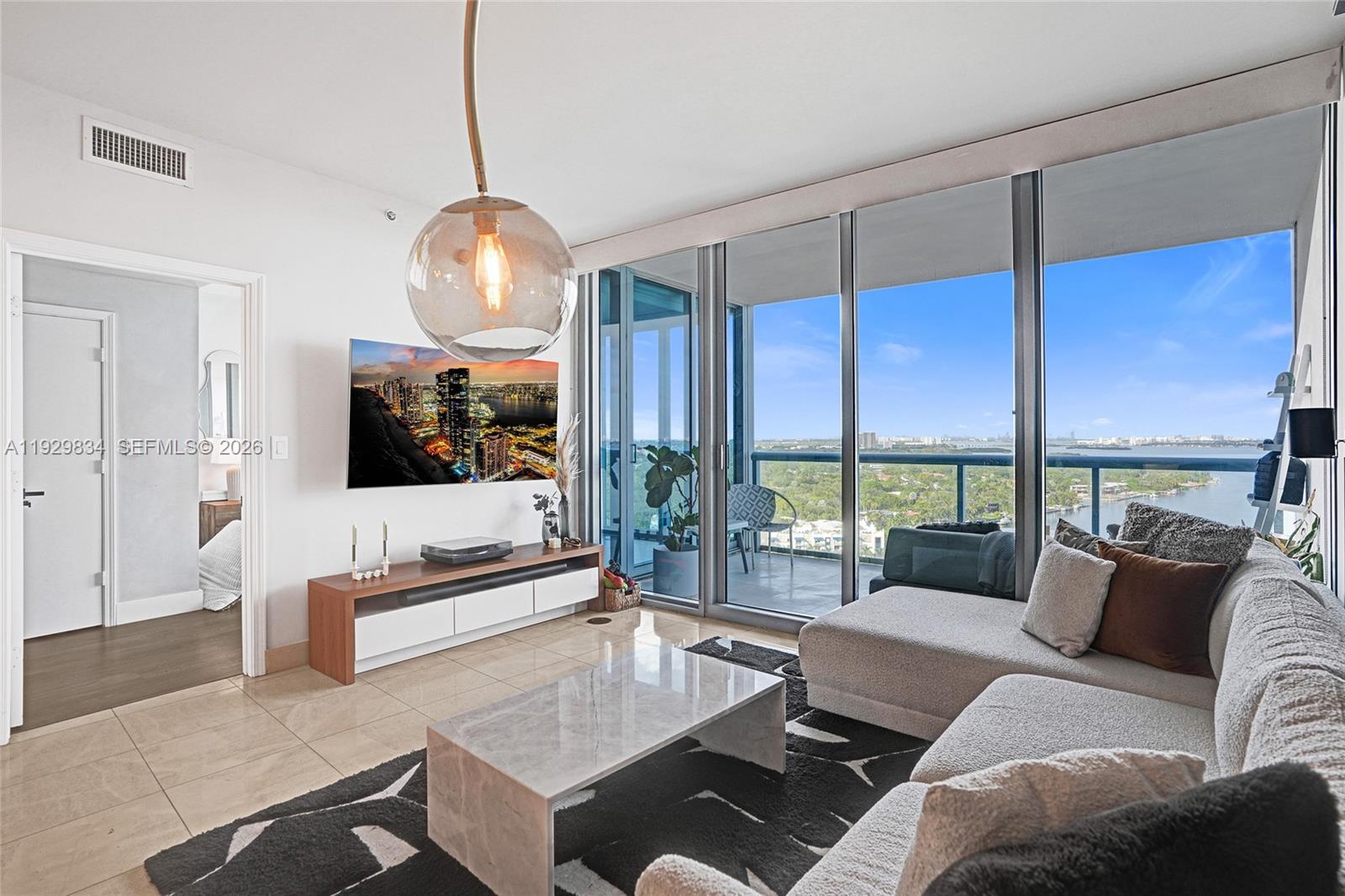 BLUE CONDO - Residential