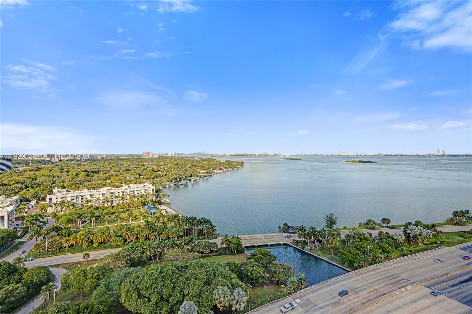 BLUE CONDO - Residential