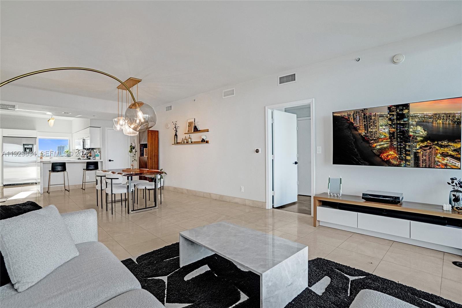 BLUE CONDO - Residential