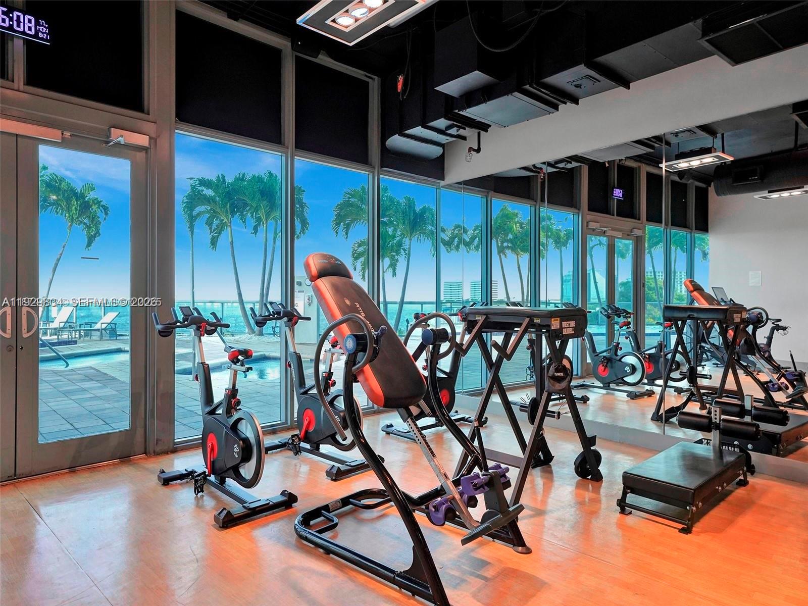 BLUE CONDO - Residential