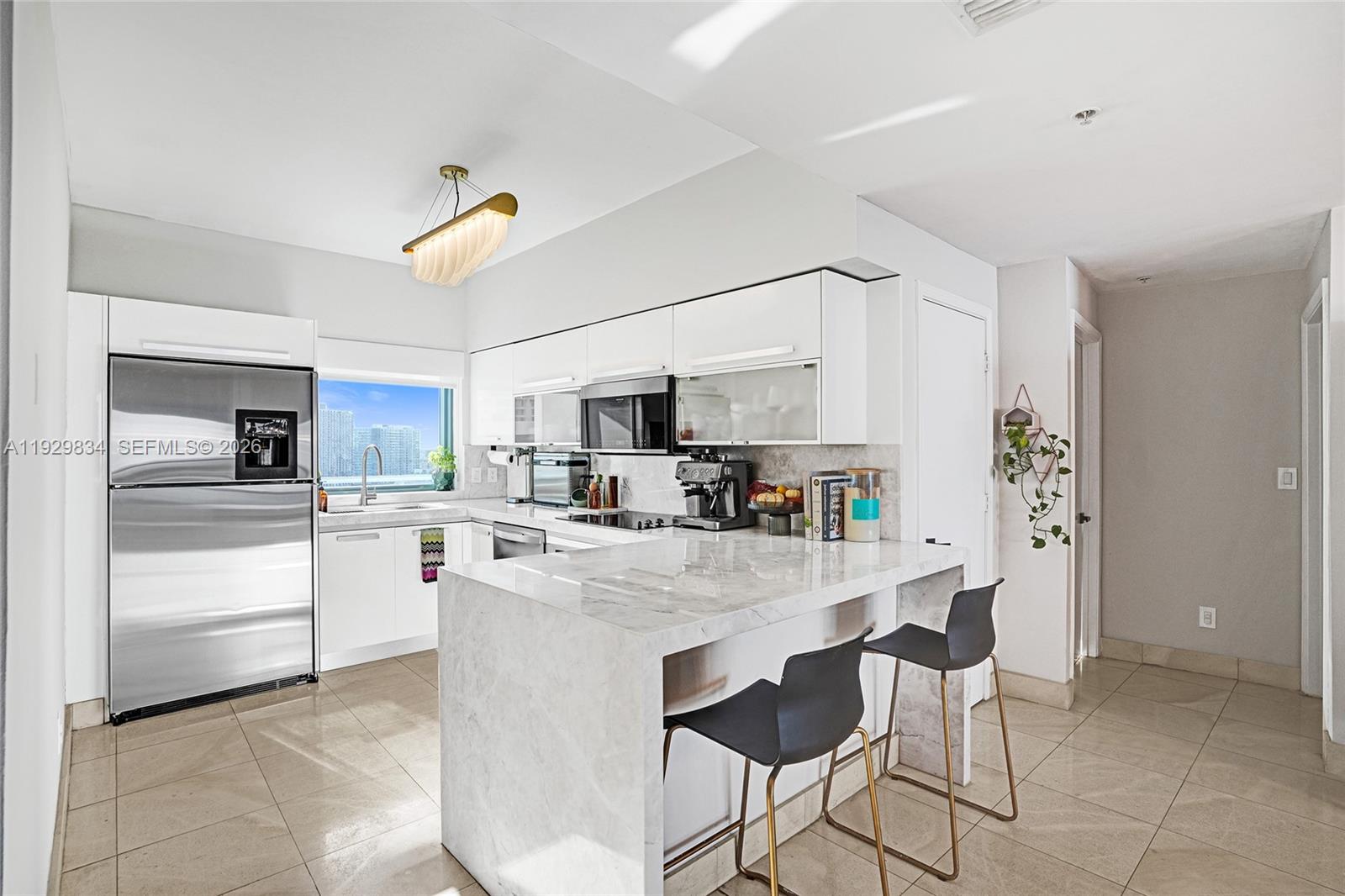 BLUE CONDO - Residential