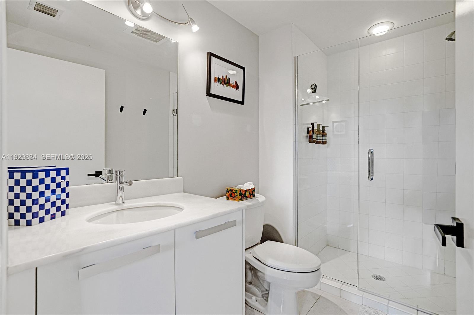 BLUE CONDO - Residential