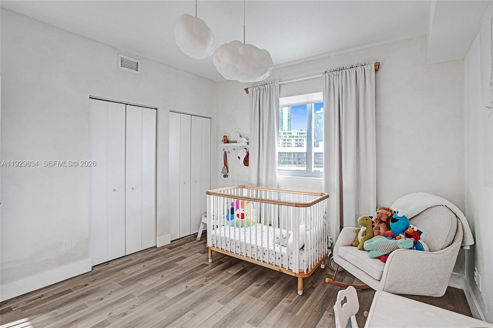 BLUE CONDO - Residential