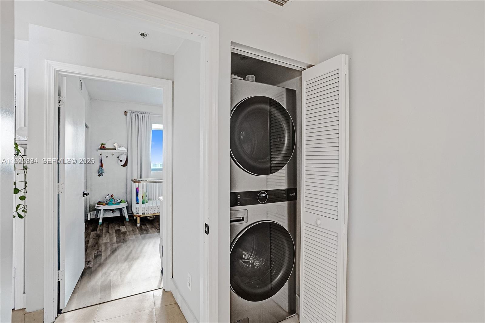 BLUE CONDO - Residential