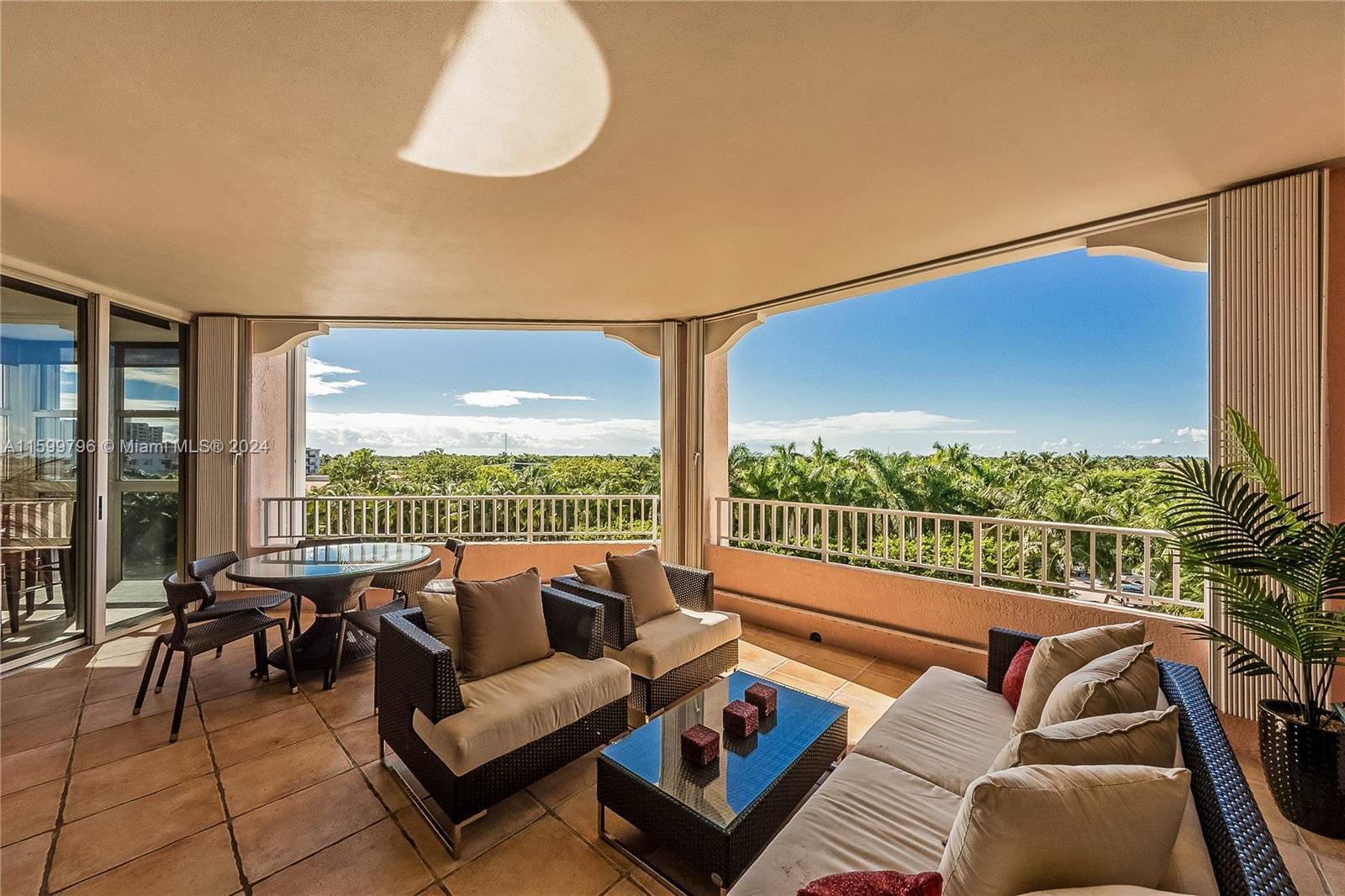 OCEAN CLUB - Residential