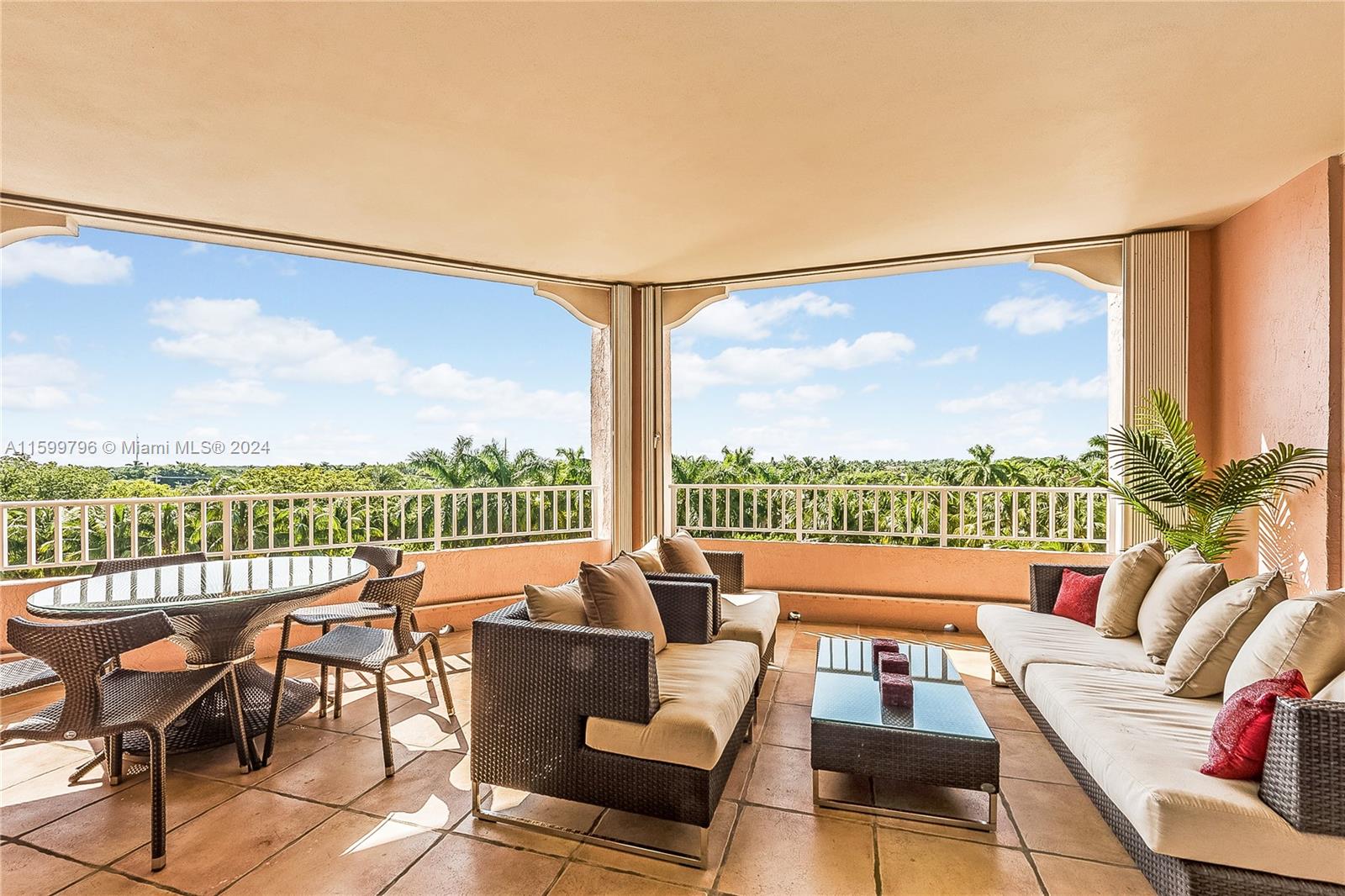 OCEAN CLUB - Residential