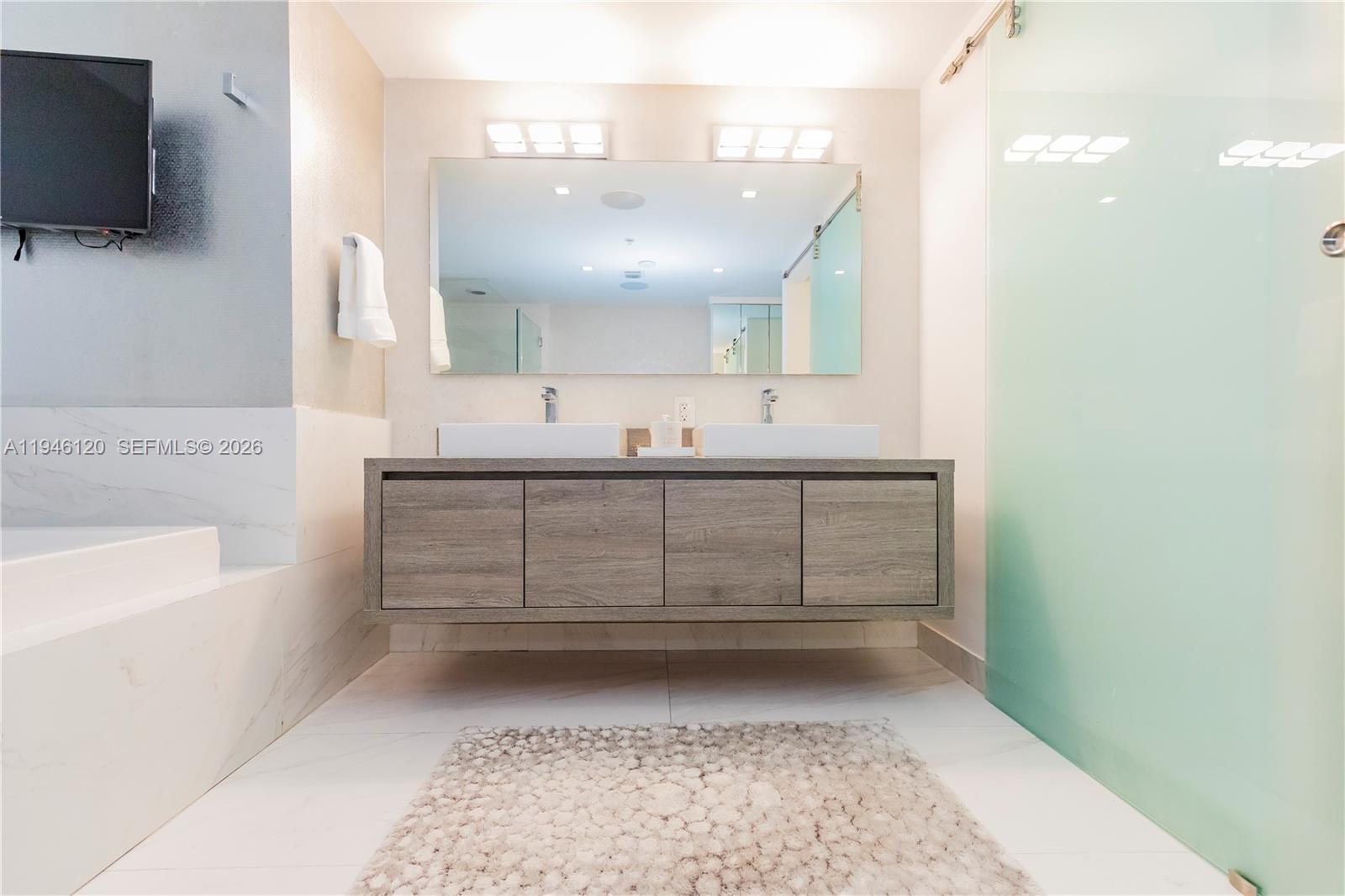 400 SUNNY ISLES CONDO WES - Residential