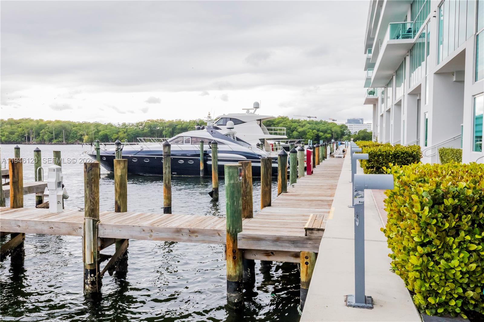 400 SUNNY ISLES CONDO WES - Residential