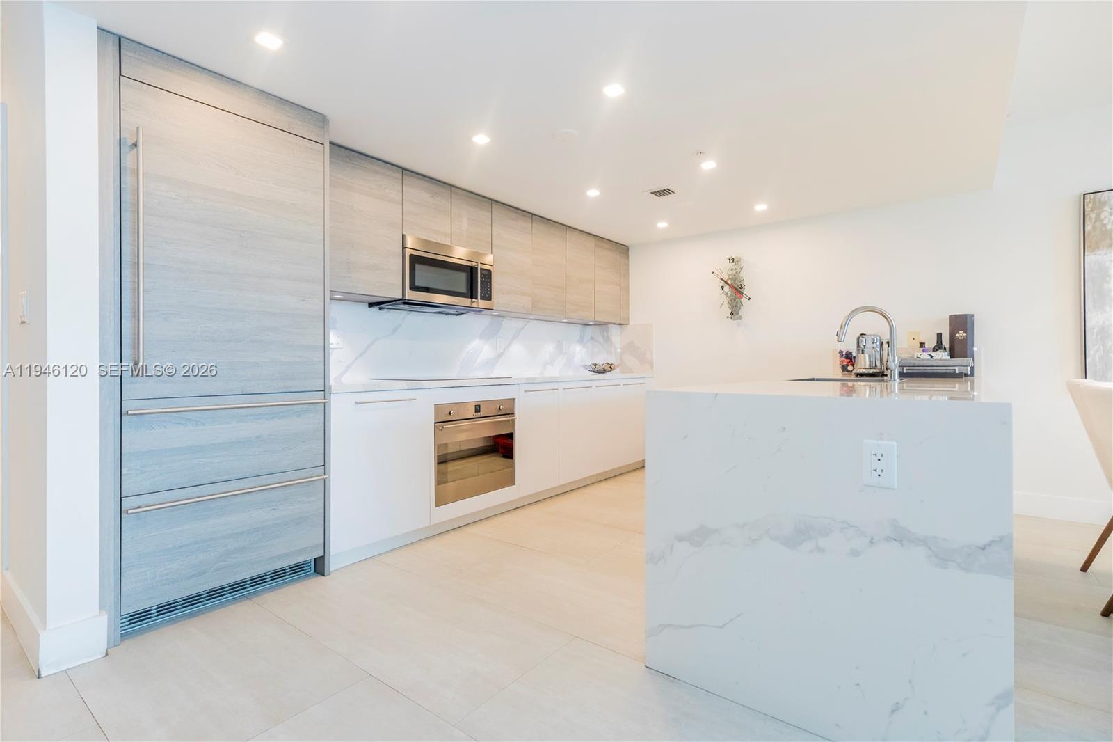 400 SUNNY ISLES CONDO WES - Residential