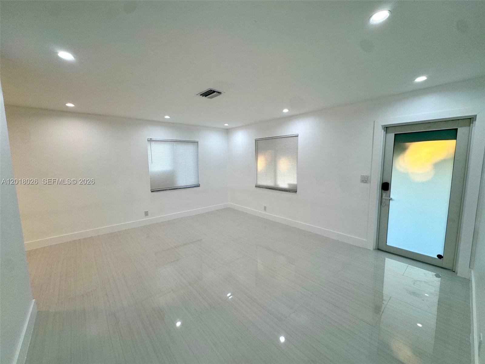 View photos, virtual tours, details... 105-107 NE 30th Ct 107