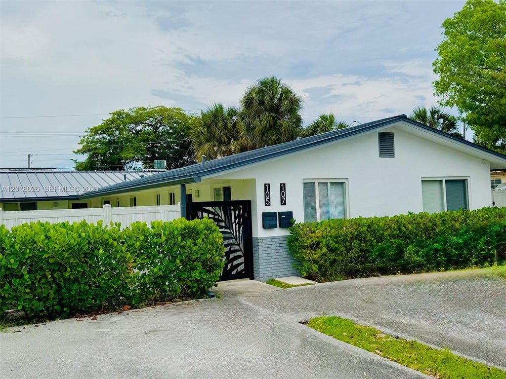 Photo of 105-107 NE 30th Ct #107, Wilton Manors, FL 33334 (MLS # A12018026)