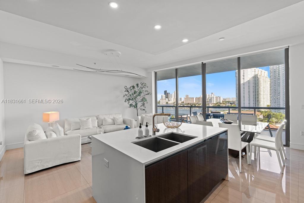 ECHO CONDO - Residential