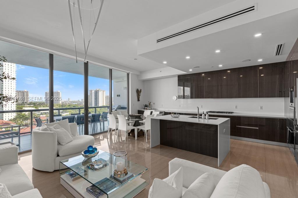 ECHO CONDO - Residential