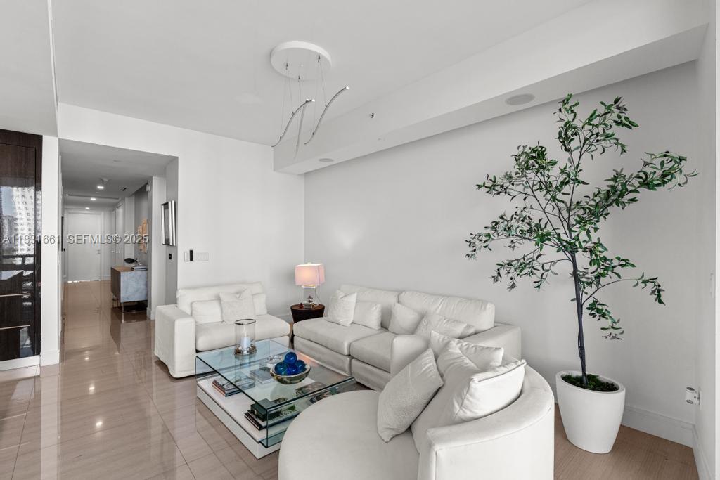 ECHO CONDO - Residential