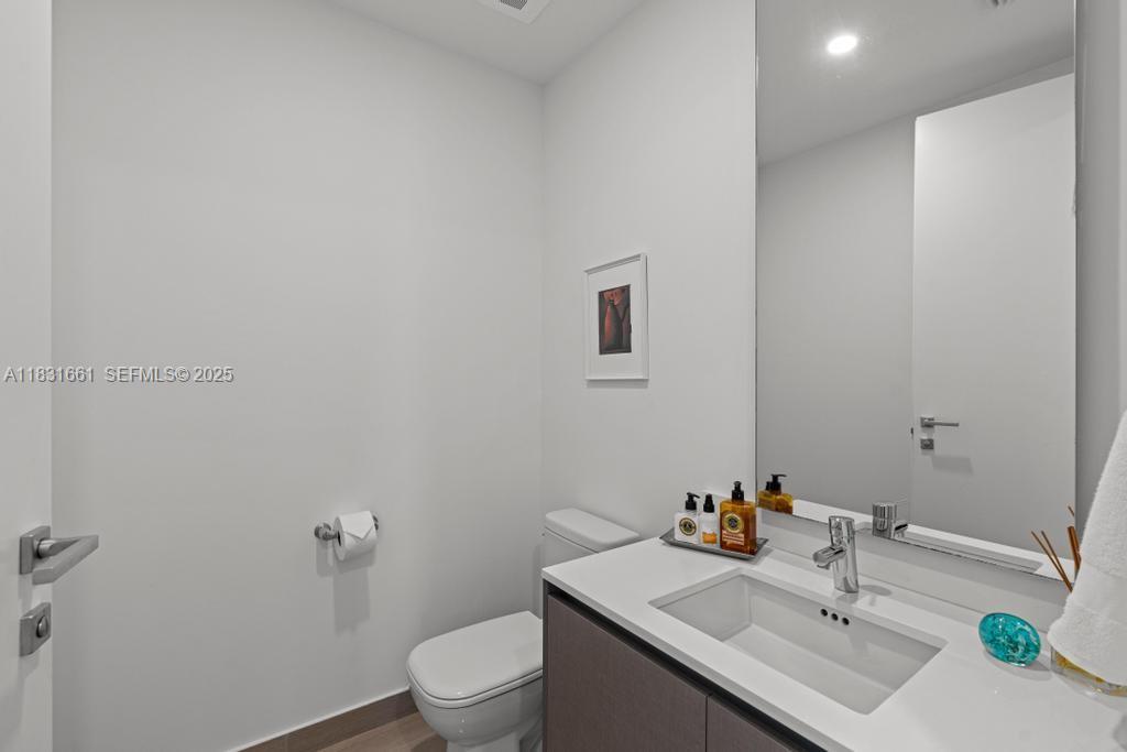 ECHO CONDO - Residential