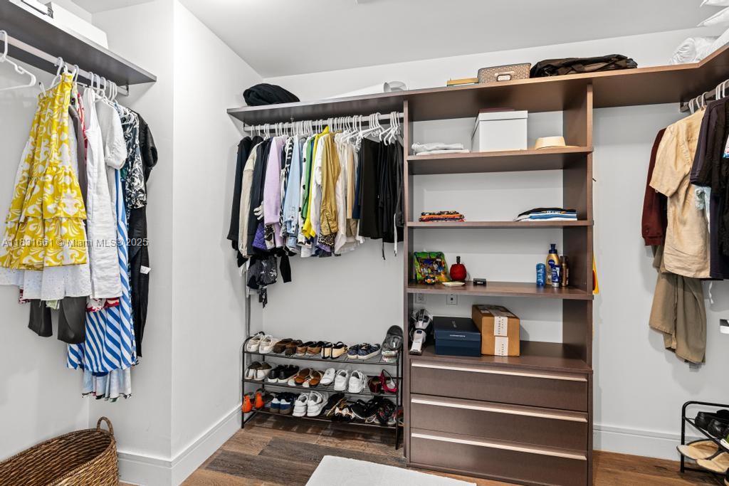 ECHO CONDO - Residential