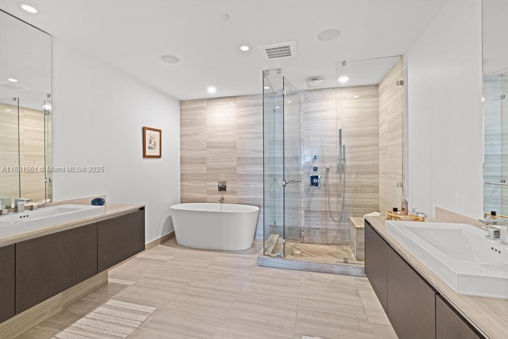 ECHO CONDO - Residential