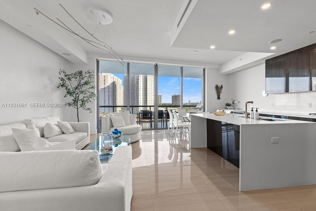 ECHO CONDO - Residential