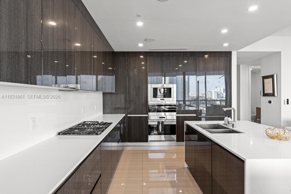 ECHO CONDO - Residential