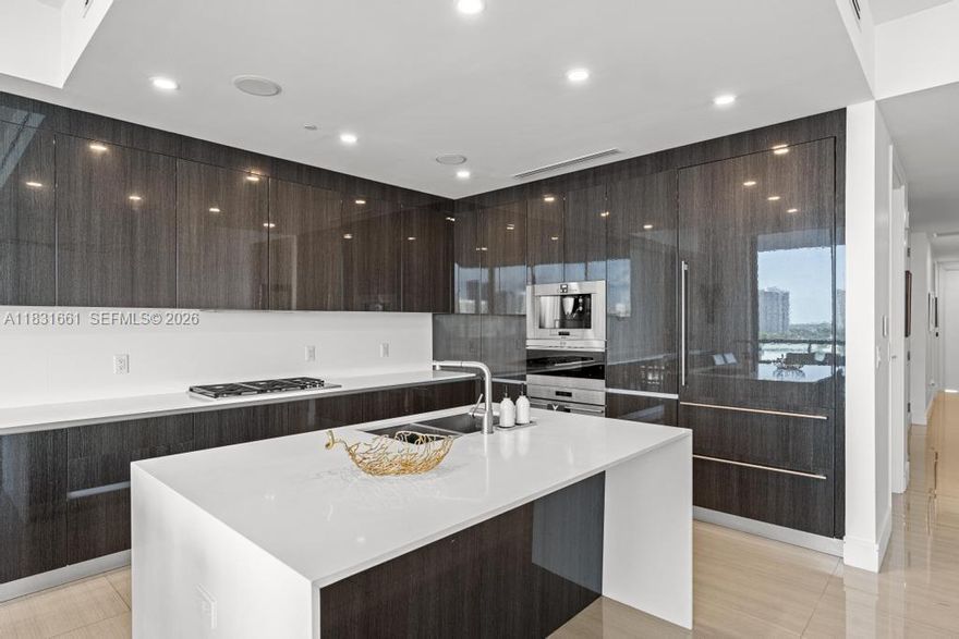 Echo Aventura – Upscale living at its finest. This expansive 3BD + staff room / 4.5BA corner unit offers breathtaking ocean and intracoastal views. Interior features include elegant marble and wood flooring, a modern Italian kitchen with premium appliances, and an oversized balcony with a summer kitchen—ideal for entertaining. Enjoy 5-star amenities in this full-service, resort-style building: fitness center, spa, yoga studio, on-site café, poolside service, and more. Luxury, location, and lifestyle—all in oneEcho Aventura is a 5-star, full-service building with resort-style amenities, including: Private elevator State-of-the-art fitness center & spa Yoga studio On-site restaurant/café
Poolside service and 2 parking assigned spaces and storage