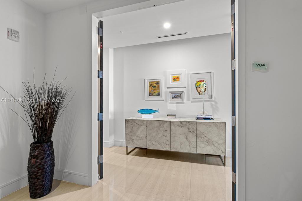 ECHO CONDO - Residential