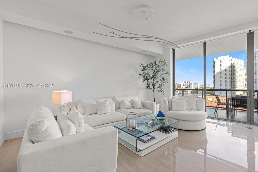 ECHO CONDO - Residential