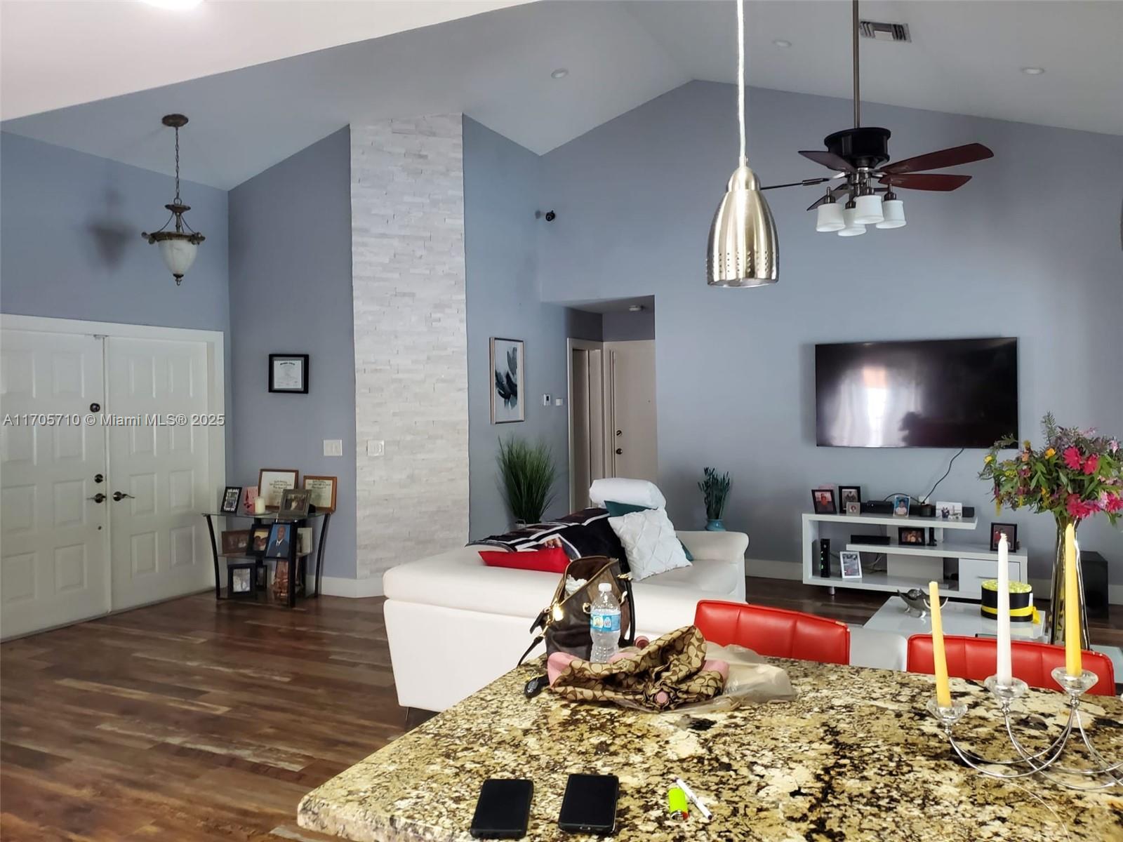 BOULEVARD WOODS EAST - Residential