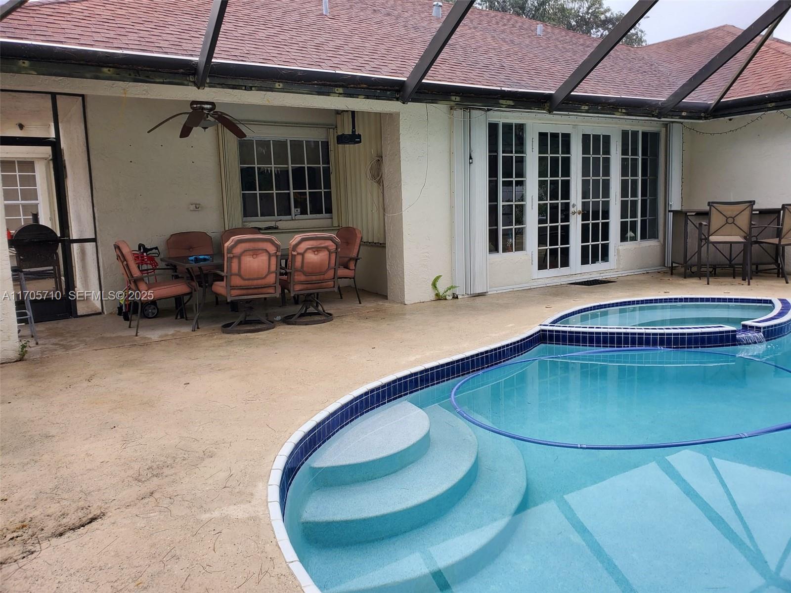 BOULEVARD WOODS EAST - Residential