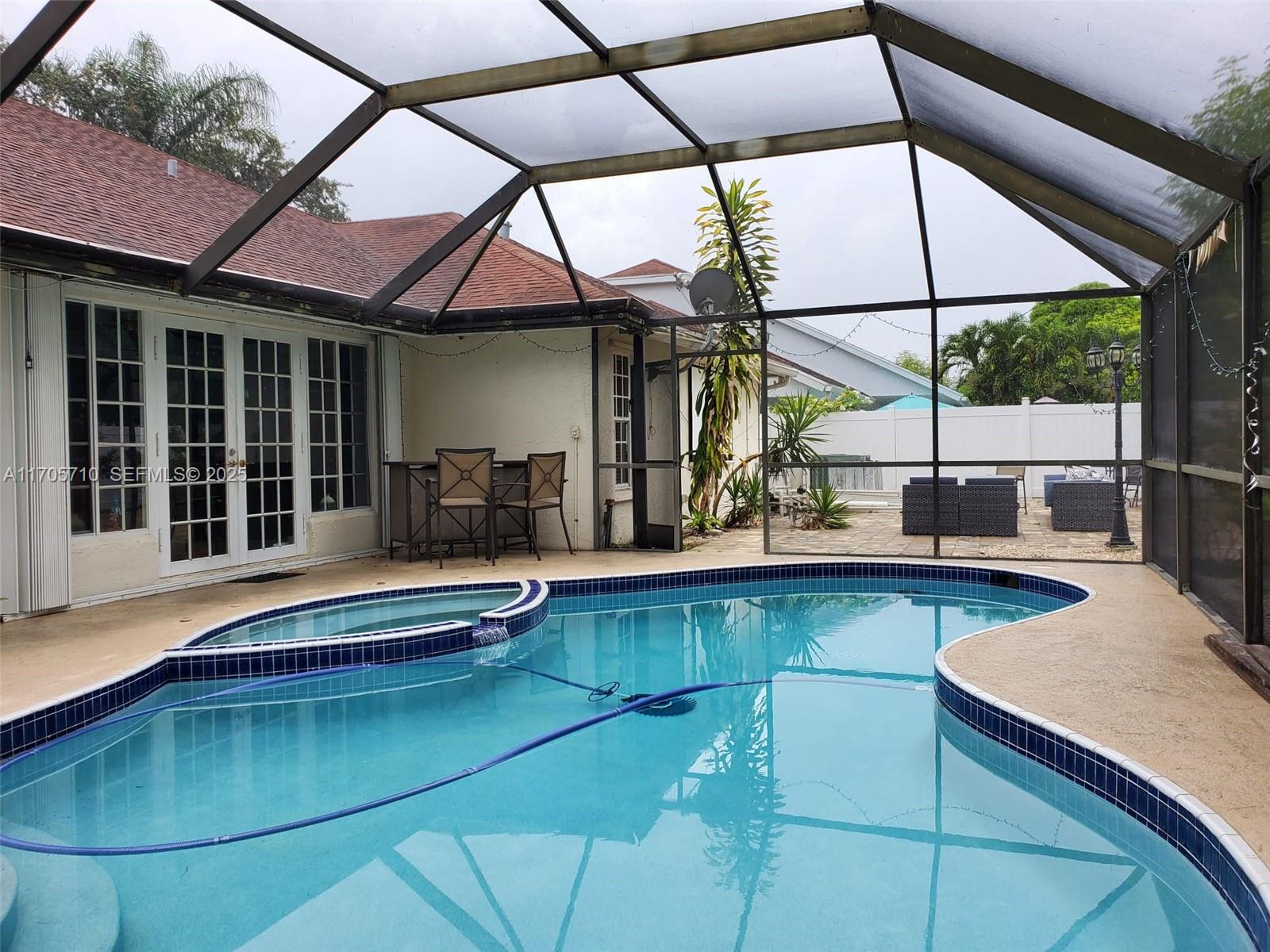 BOULEVARD WOODS EAST - Residential