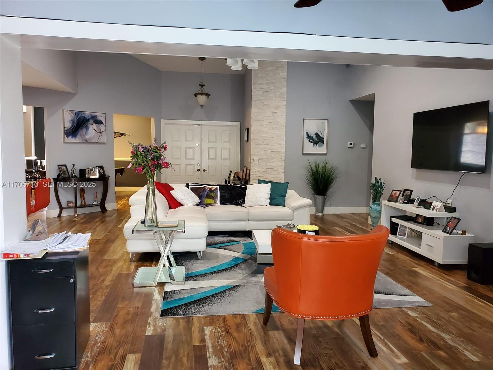 BOULEVARD WOODS EAST - Residential