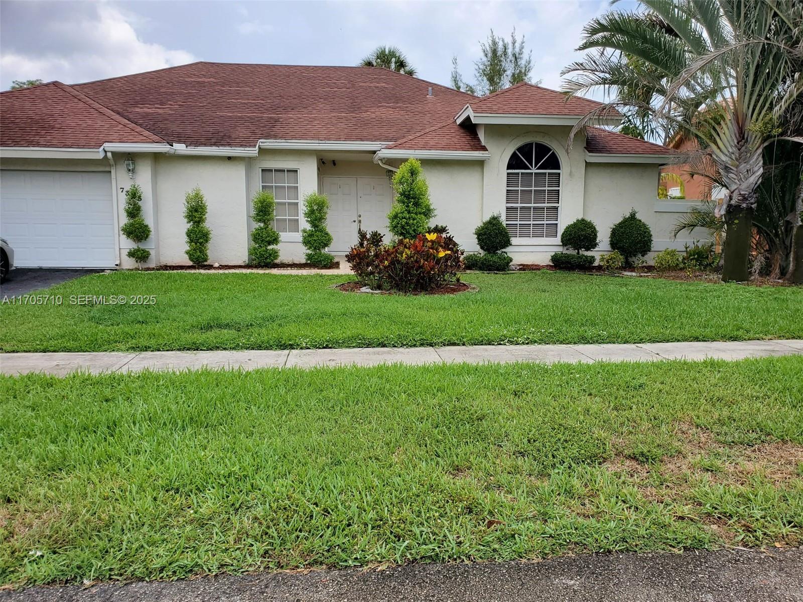 BOULEVARD WOODS EAST - Residential