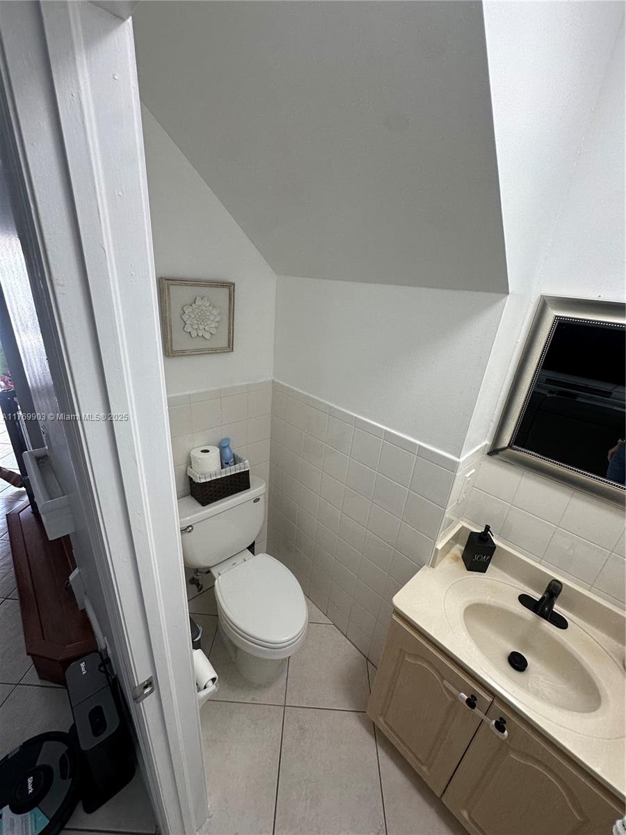 CRISTAL VILLAS CONDO - Residential